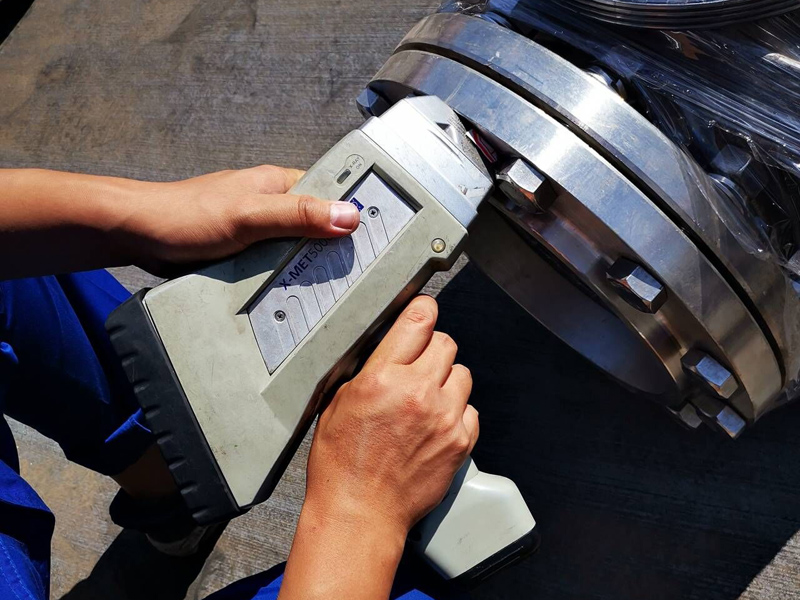 金属补偿器